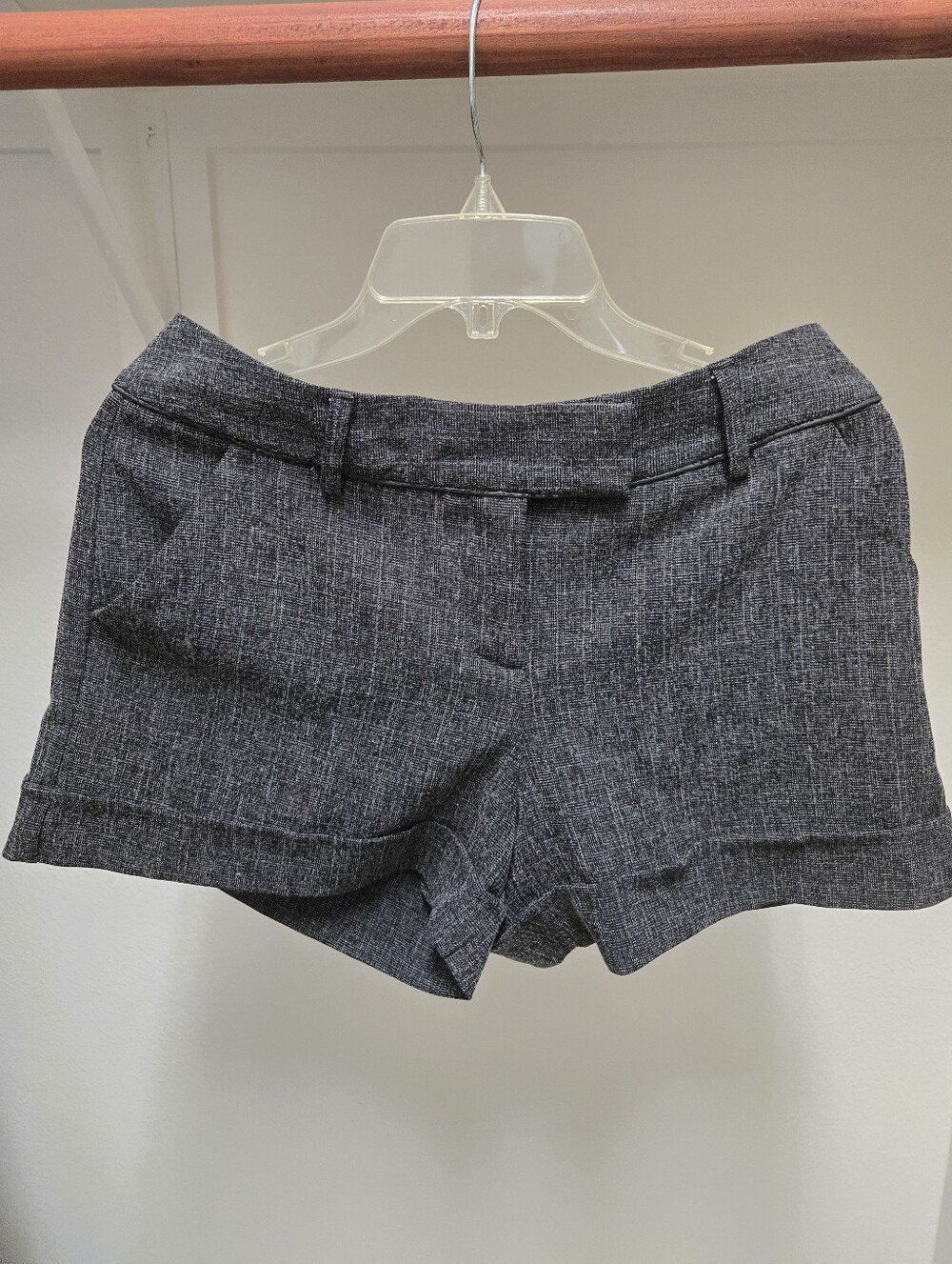 BCX Gray Textured Dress Shorts Size 9 Mid Rise 3" Inseam